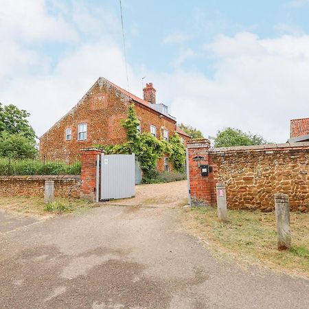 Malthouse Farm Villa Хийчам Екстериор снимка