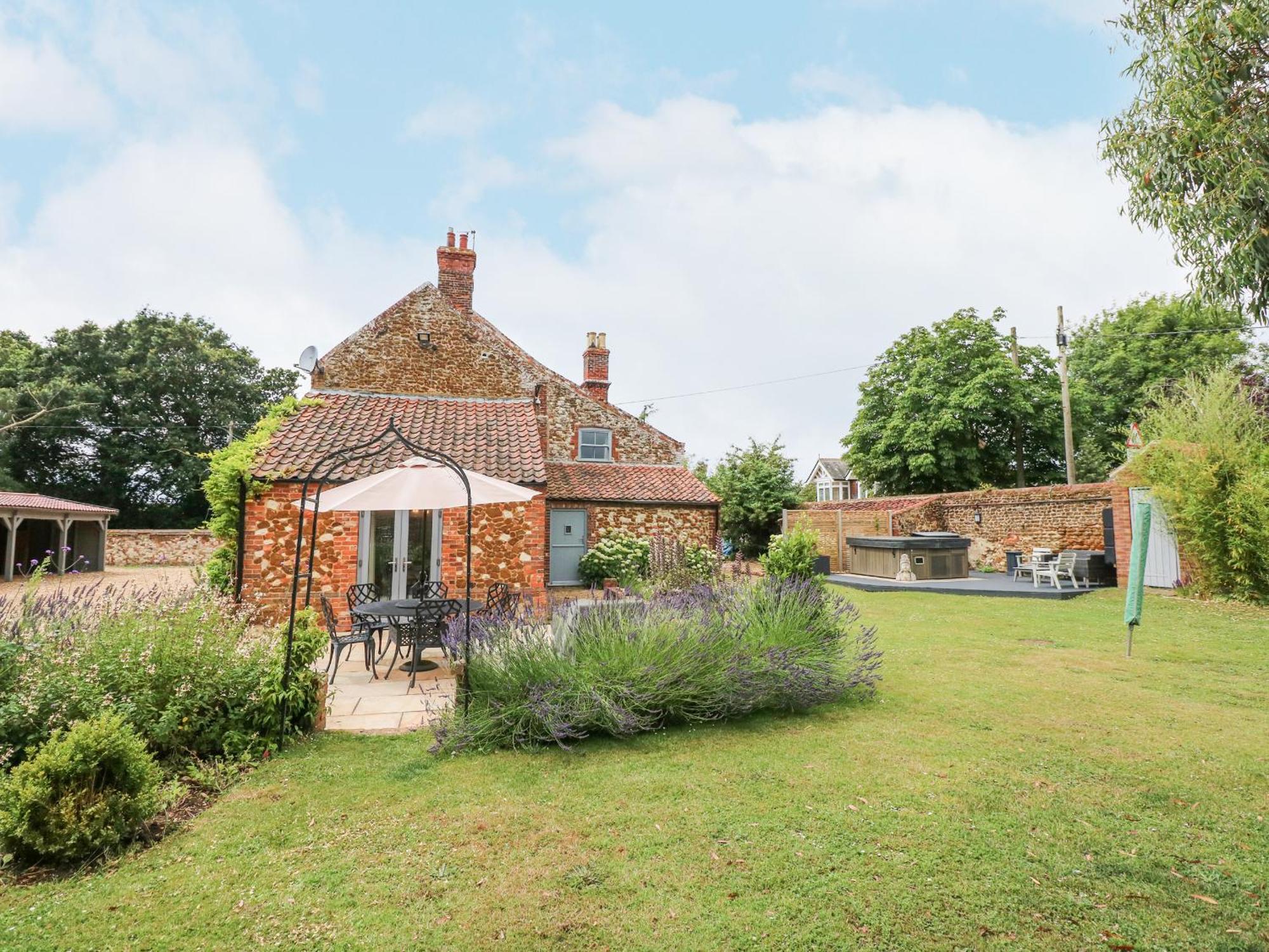 Malthouse Farm Villa Хийчам Екстериор снимка