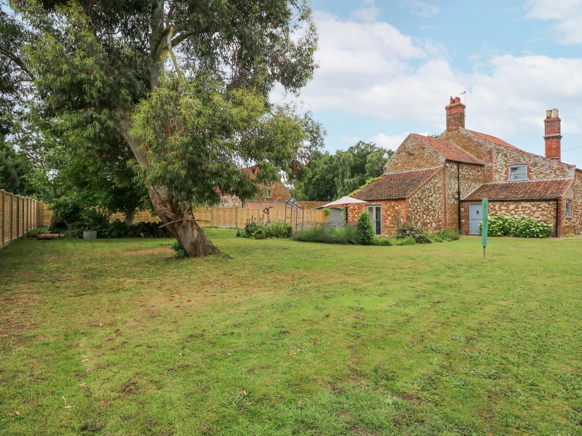 Malthouse Farm Villa Хийчам Екстериор снимка