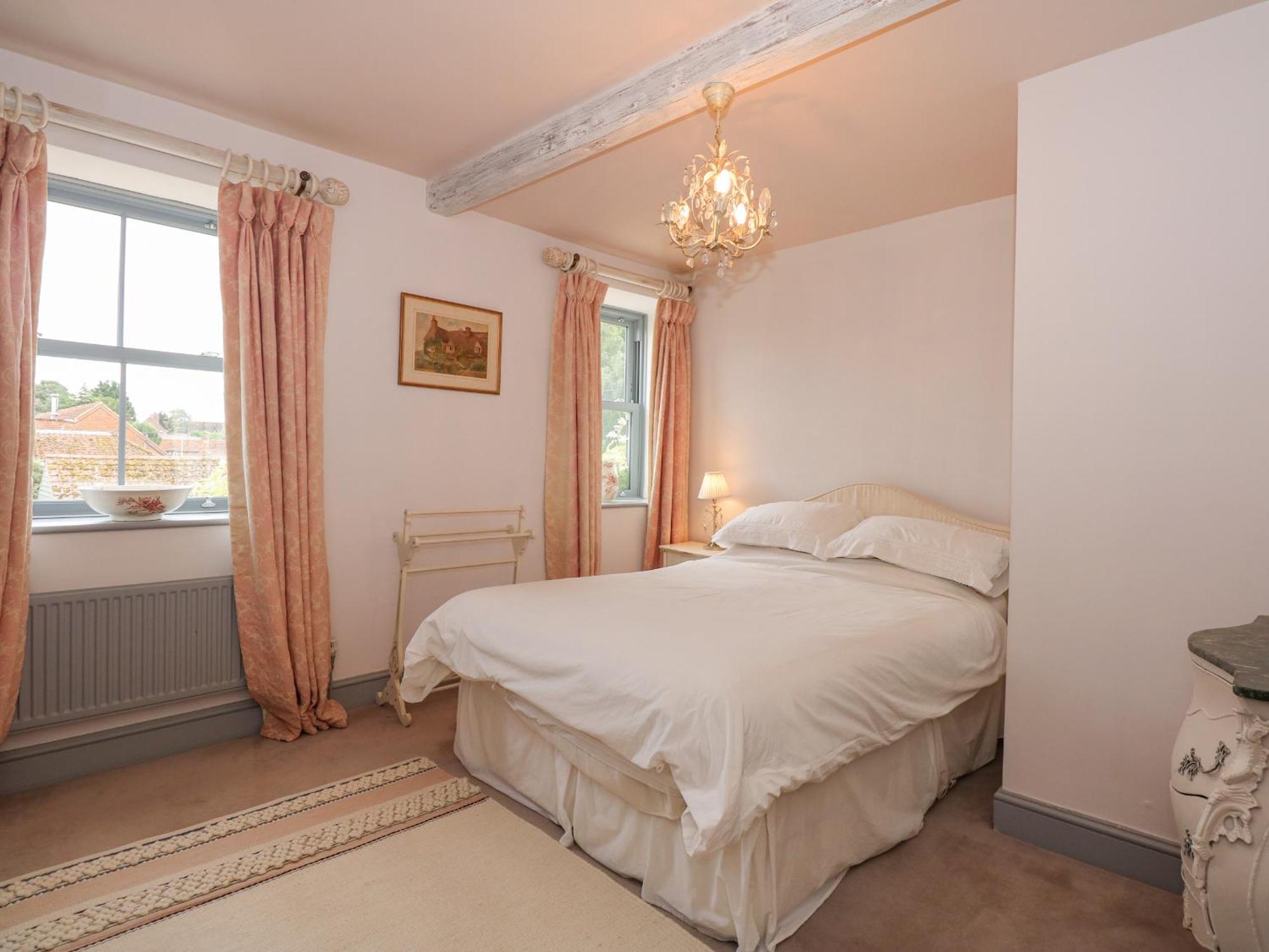 Malthouse Farm Villa Хийчам Екстериор снимка