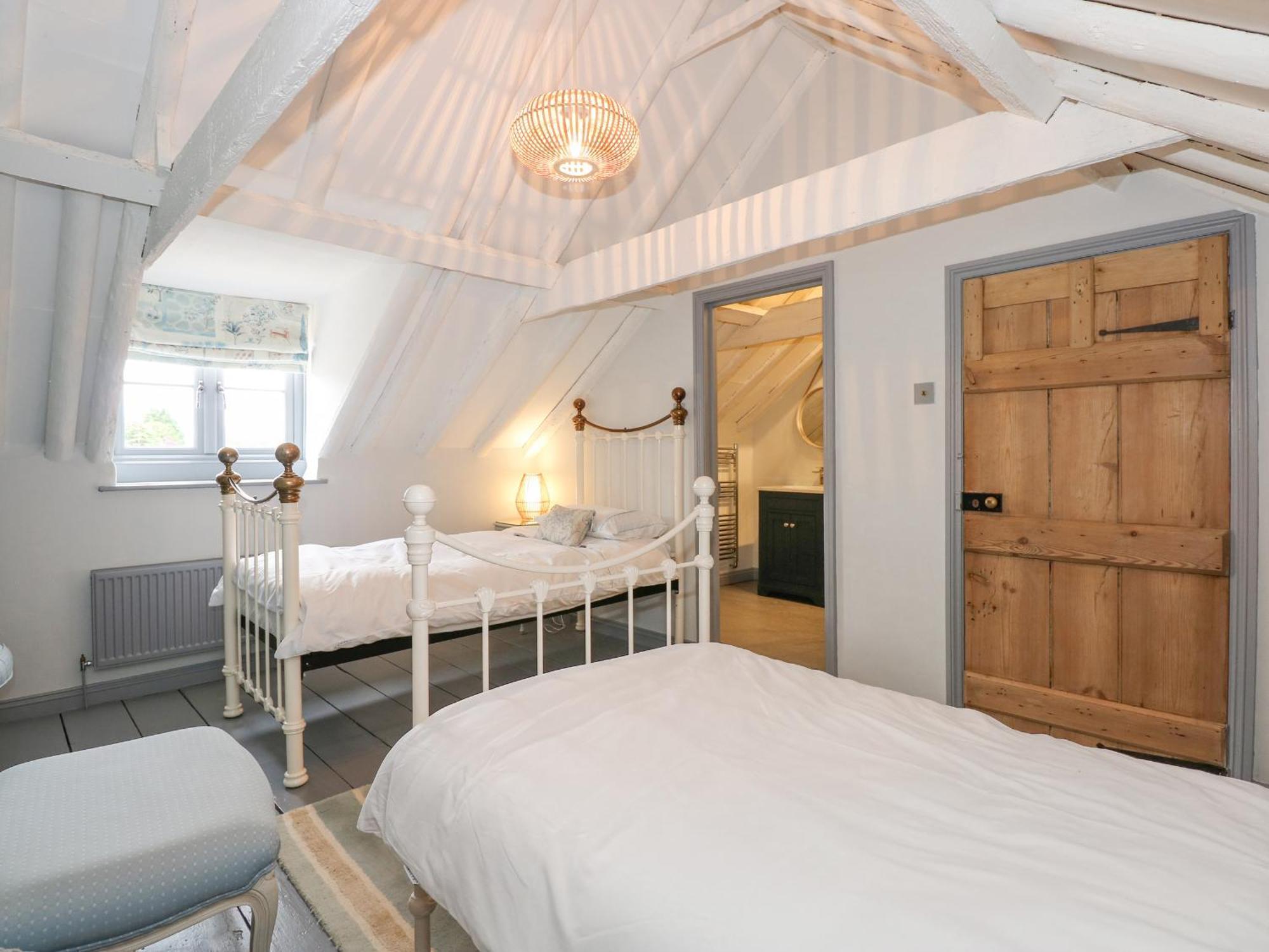 Malthouse Farm Villa Хийчам Екстериор снимка