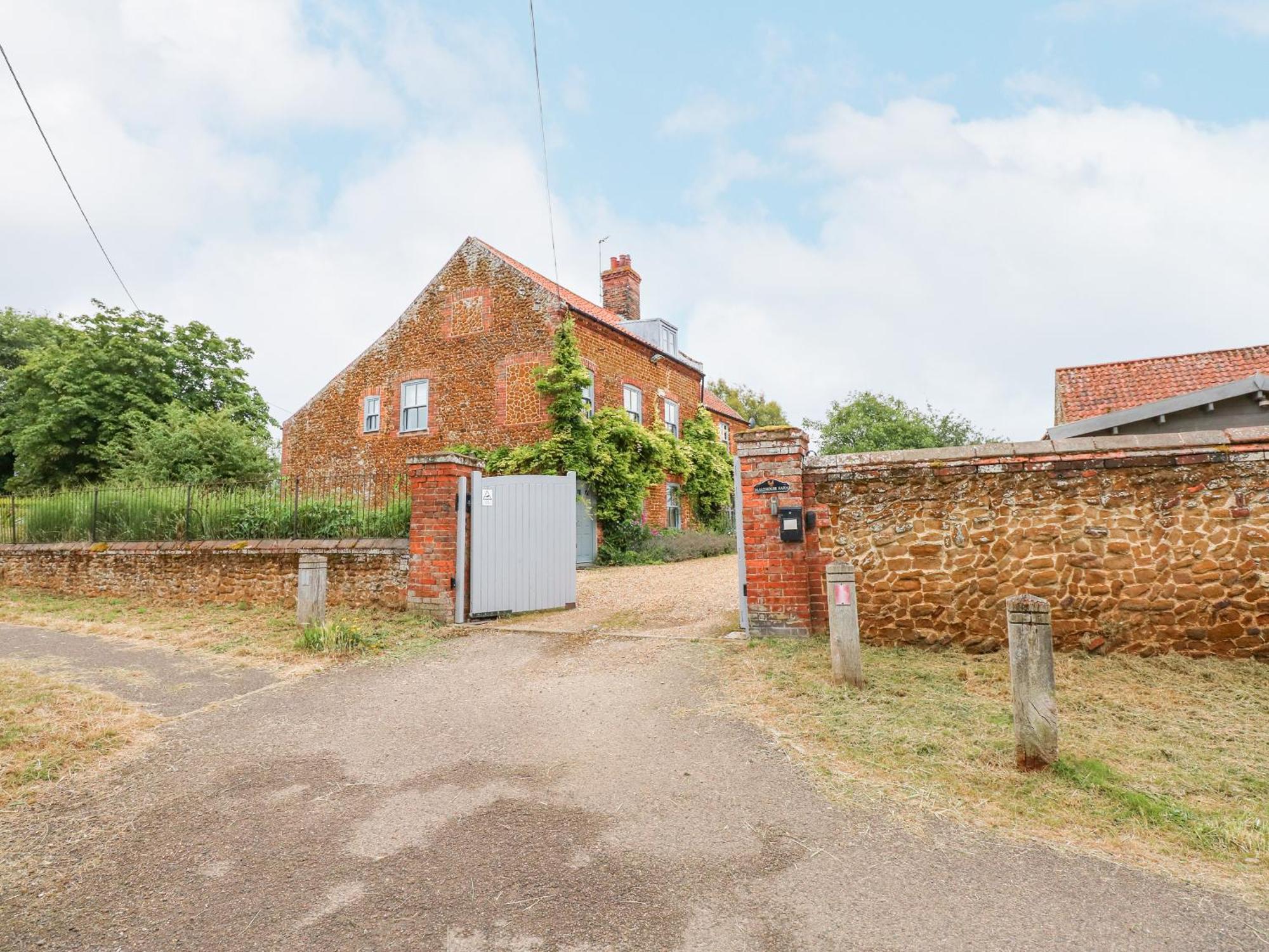 Malthouse Farm Villa Хийчам Екстериор снимка